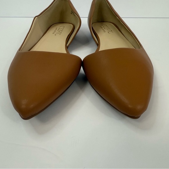 Chic Tan Pointed Flats - Picture 6 of 7